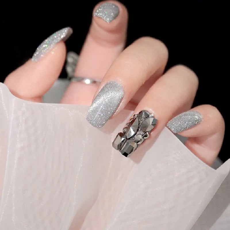 Laser Diamond nagellackset: Intensiv glans och glamorös lyster