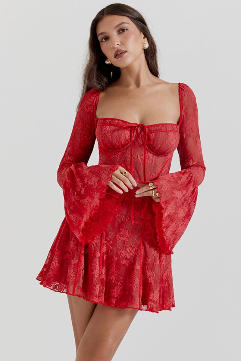 Elegant and flowing dress for a refined style